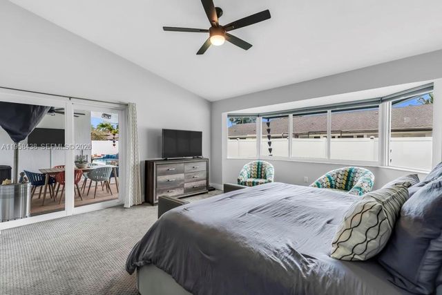 19411 NW 2nd St, Pembroke Pines, FL 33029