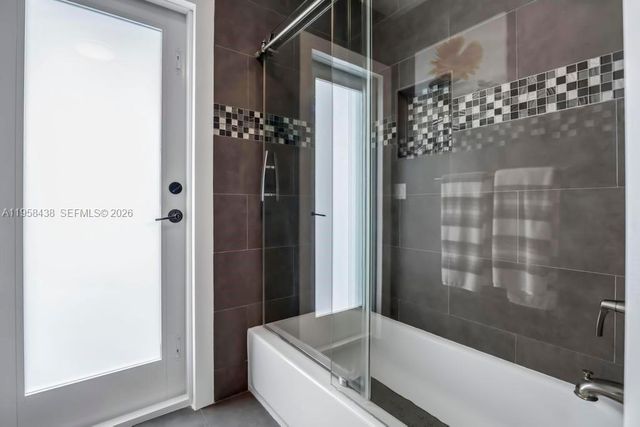 19411 NW 2nd St, Pembroke Pines, FL 33029