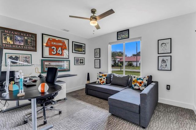 19411 NW 2nd St, Pembroke Pines, FL 33029