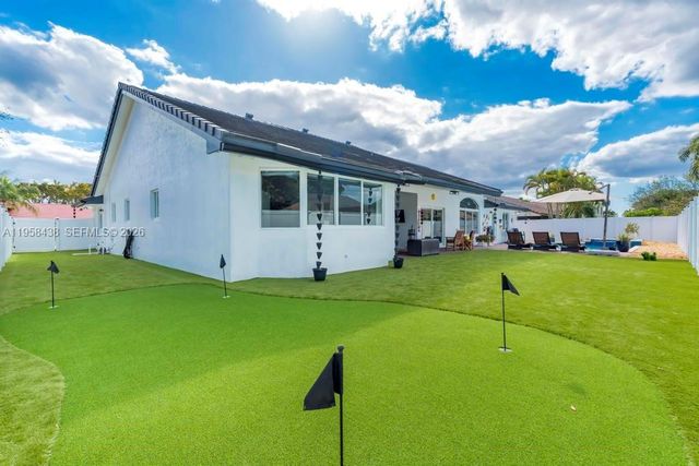 19411 NW 2nd St, Pembroke Pines, FL 33029