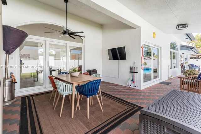 19411 NW 2nd St, Pembroke Pines, FL 33029