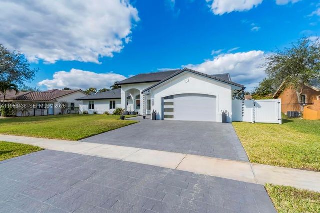 19411 NW 2nd St, Pembroke Pines, FL 33029