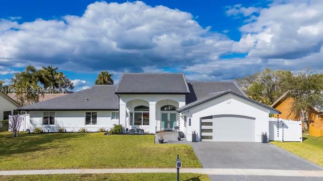 19411 NW 2nd St, Pembroke Pines, FL 33029