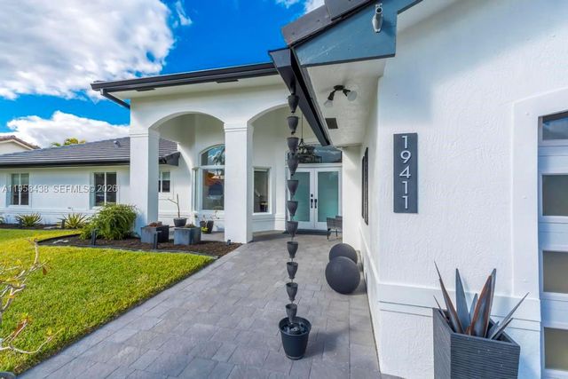 19411 NW 2nd St, Pembroke Pines, FL 33029