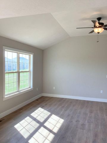 3760 W Riley Street, Bolivar, MO 65613