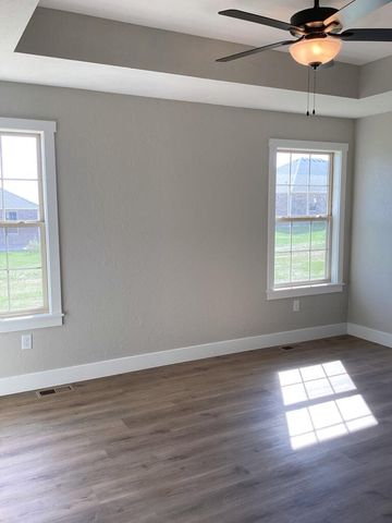 3760 W Riley Street, Bolivar, MO 65613