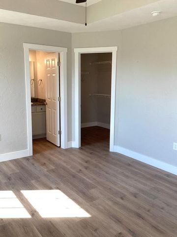 3760 W Riley Street, Bolivar, MO 65613