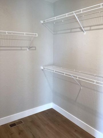 3760 W Riley Street, Bolivar, MO 65613