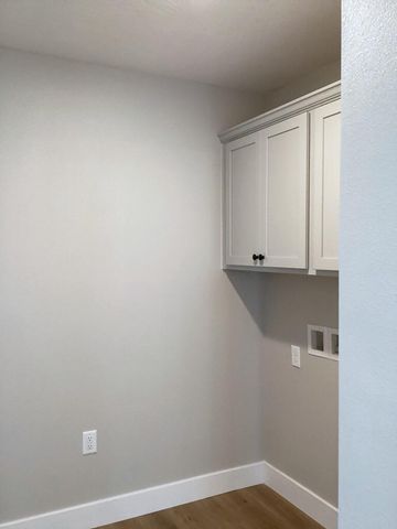 3760 W Riley Street, Bolivar, MO 65613