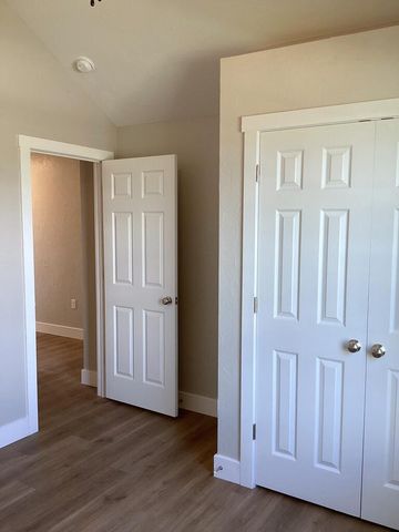 3760 W Riley Street, Bolivar, MO 65613