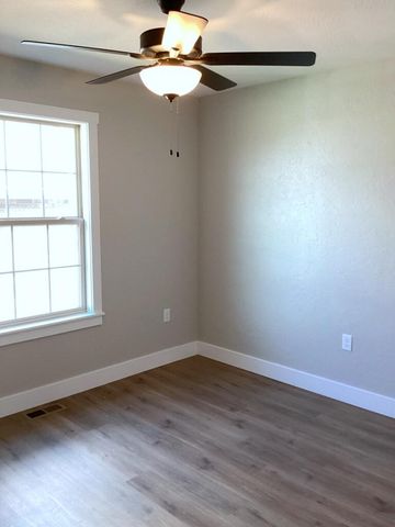 3760 W Riley Street, Bolivar, MO 65613