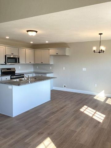 3760 W Riley Street, Bolivar, MO 65613