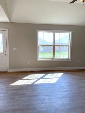 3760 W Riley Street, Bolivar, MO 65613