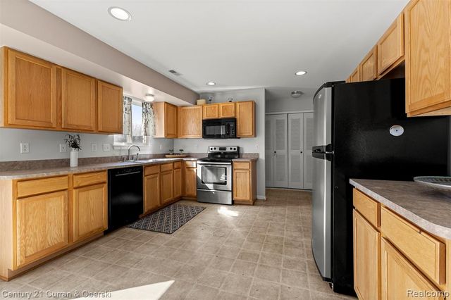 41973 Milton Drive, Van Buren, MI 48111