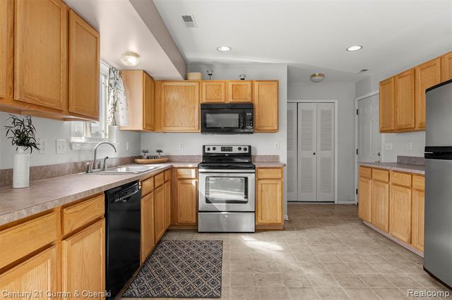 41973 Milton Drive, Van Buren, MI 48111