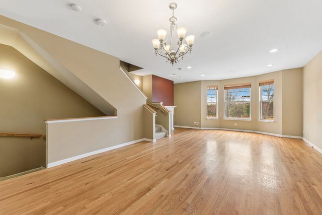 2411 N 75th Avenue, Elmwood Park, IL 60707