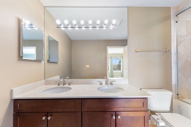 2411 N 75th Avenue, Elmwood Park, IL 60707