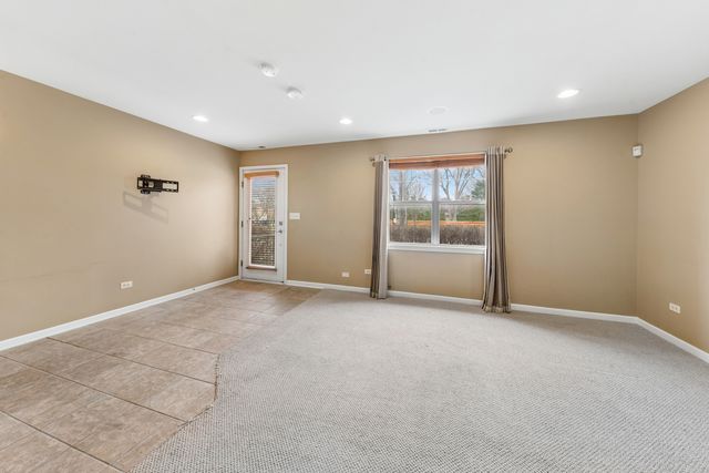 2411 N 75th Avenue, Elmwood Park, IL 60707