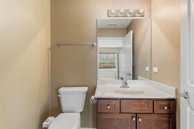 2411 N 75th Avenue, Elmwood Park, IL 60707