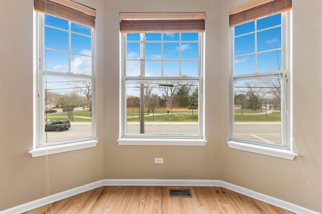 2411 N 75th Avenue, Elmwood Park, IL 60707