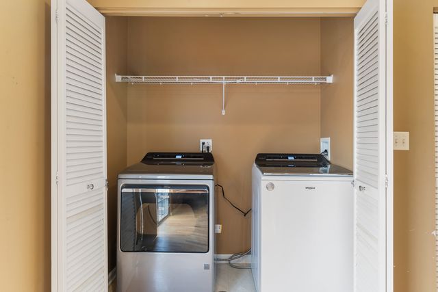 2411 N 75th Avenue, Elmwood Park, IL 60707