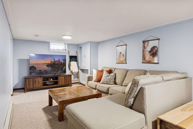 5901 Idaho Avenue N, Crystal, MN 55428