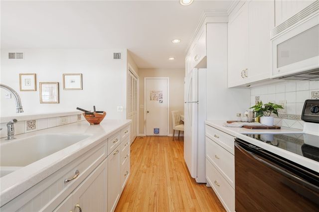 27 Andrews Way, South Bristol, NY 14424