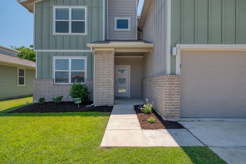 7501 Smallwood DR, Austin, TX 78724