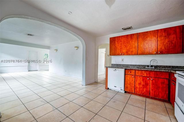 2800 SW 16th Ter, Miami, FL 33145