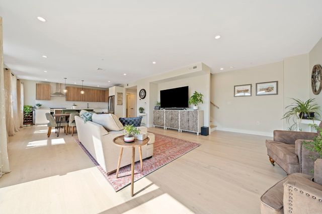488 Quincy Ave 4, Quincy, MA 02169