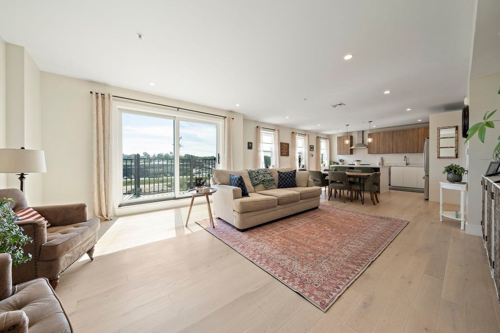 488 Quincy Ave 4, Quincy, MA 02169