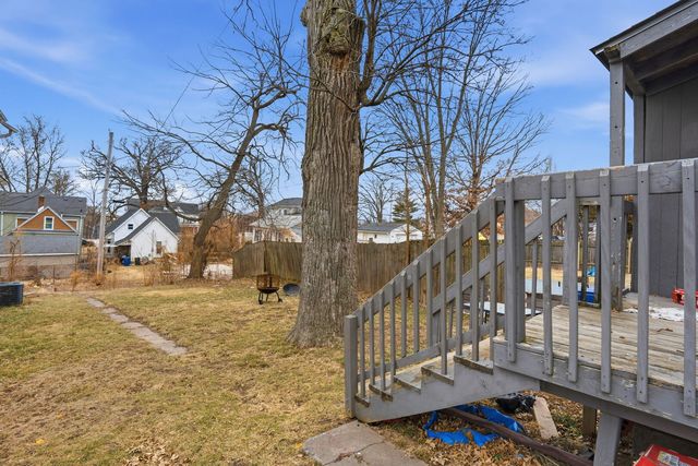 327 E 11th Street, Davenport, IA 52803