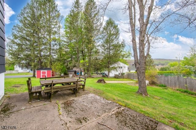 32 Madison Dr, Ogdensburg Boro, NJ 07439