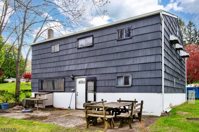 32 Madison Dr, Ogdensburg Boro, NJ 07439