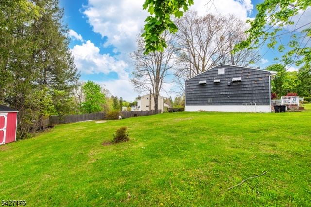 32 Madison Dr, Ogdensburg Boro, NJ 07439