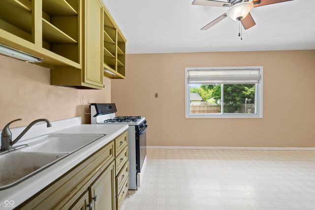 6109 Dartmoor Ct, Indianapolis, IN 46254