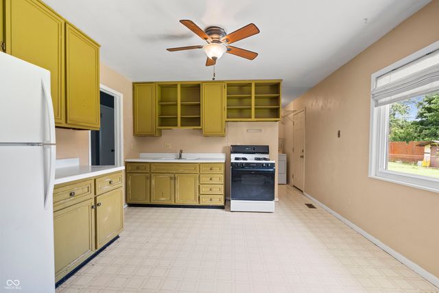 6109 Dartmoor Ct, Indianapolis, IN 46254