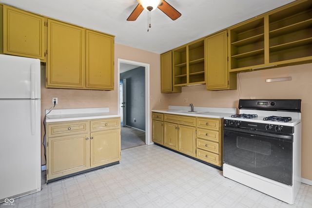 6109 Dartmoor Ct, Indianapolis, IN 46254