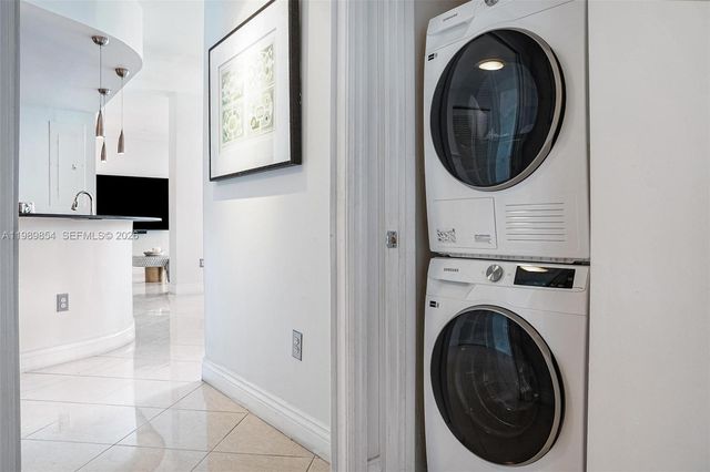 5970 Indian Creek Dr PH-4, Miami Beach, FL 33140