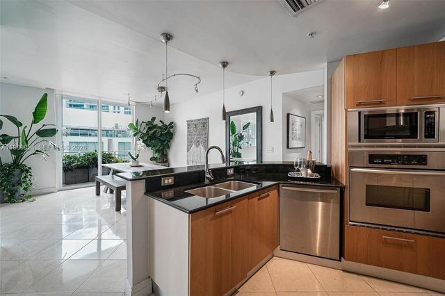 5970 Indian Creek Dr PH-4, Miami Beach, FL 33140