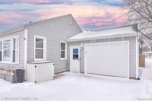 4956 Center Street, Millington, MI 48746