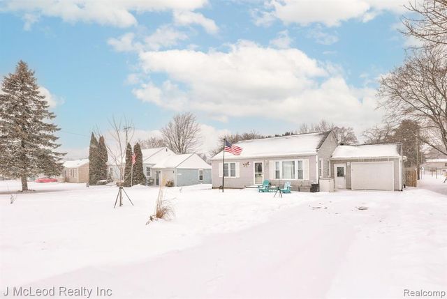 4956 Center Street, Millington, MI 48746