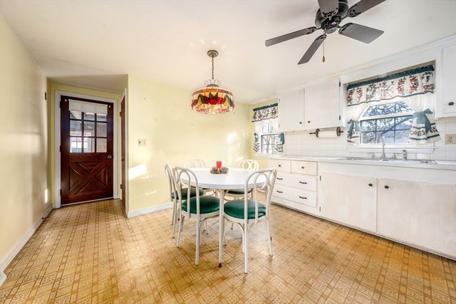 15 Yenom, Dennis, MA 02660