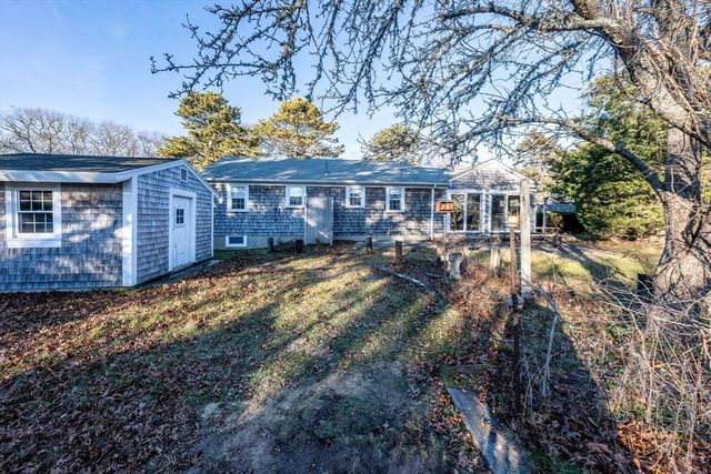 15 Yenom, Dennis, MA 02660