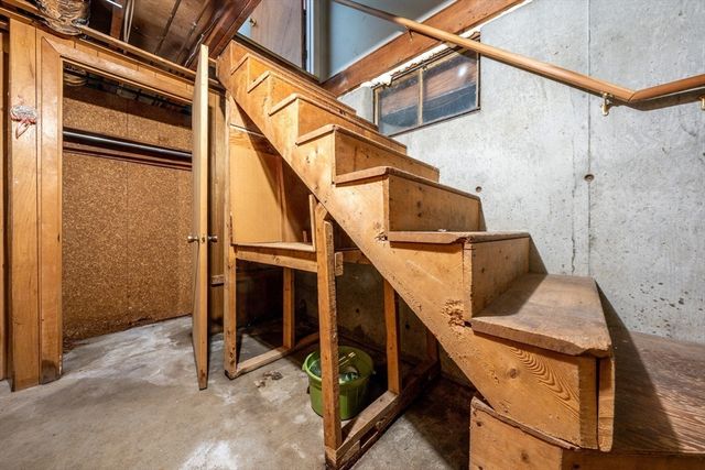 15 Yenom, Dennis, MA 02660