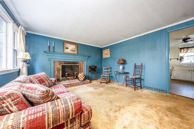 15 Yenom, Dennis, MA 02660