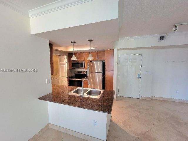 2000 N Bayshore Drive 707, Miami, FL 33137