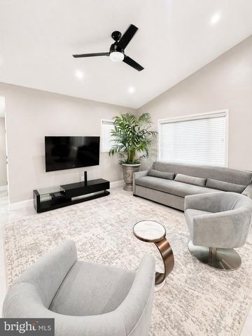 51 CHISWICK DR, Lindenwold, NJ 08021