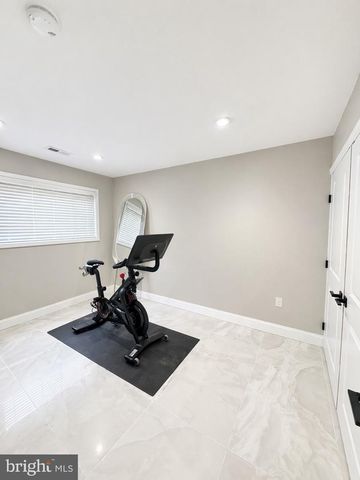51 CHISWICK DR, Lindenwold, NJ 08021
