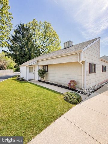 51 CHISWICK DR, Lindenwold, NJ 08021